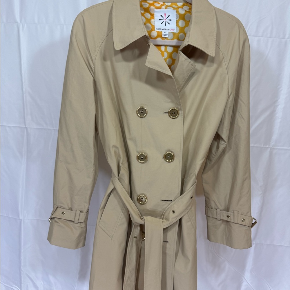 Isaac Mizrahi Classic Tan Trench with Polka Dot Lining